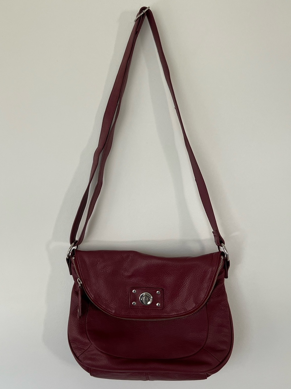 Dynamic Leather Crossbody Purse